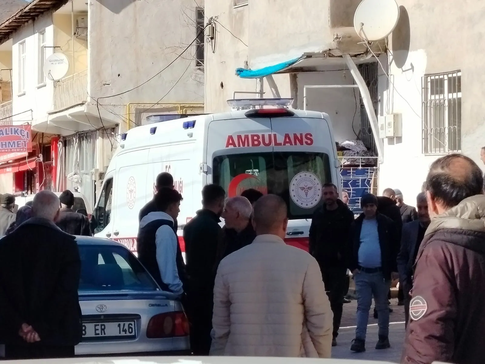 Damadını Bıçakla Ağır Yaraladı